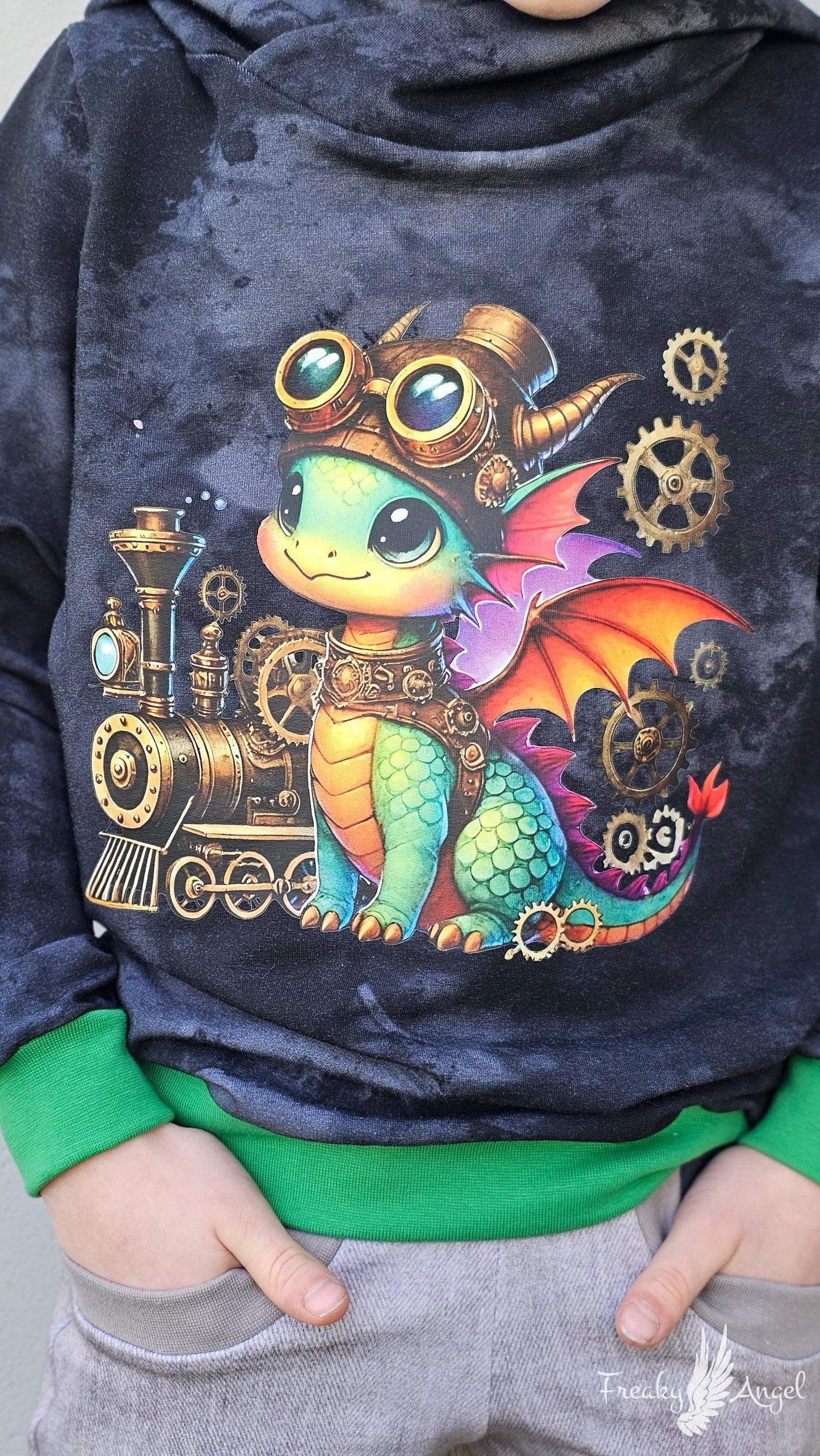 Bügelbild kleiner Steampunk Drache mit Eisenbahn #2 Fylou's Style