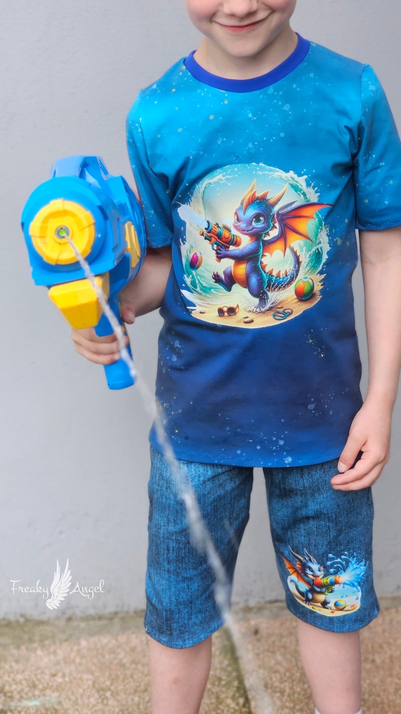 Bügelbild kleiner Drache mit Wasserspritzpistole #2 Fylou's Style