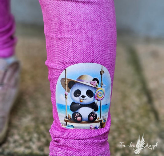 Bügelbild Panda auf Schaukel am Strand #1 Fylou's Style