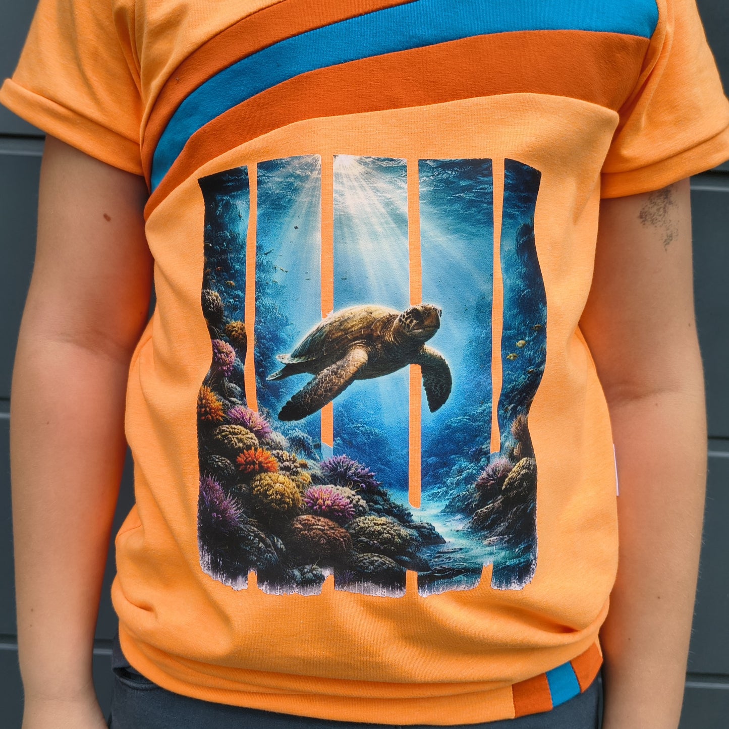 Bügelbild Streifen Motivwelt "Meeresschildkröte im Meer"