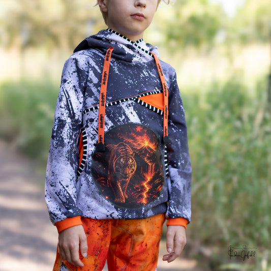 Bügelbild Feuriger Tiger im vulkanischen Dschungel