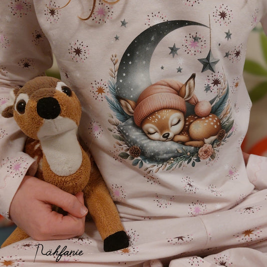 Bügelbild kleines Reh schlafend auf dem Mond Fylou's Style