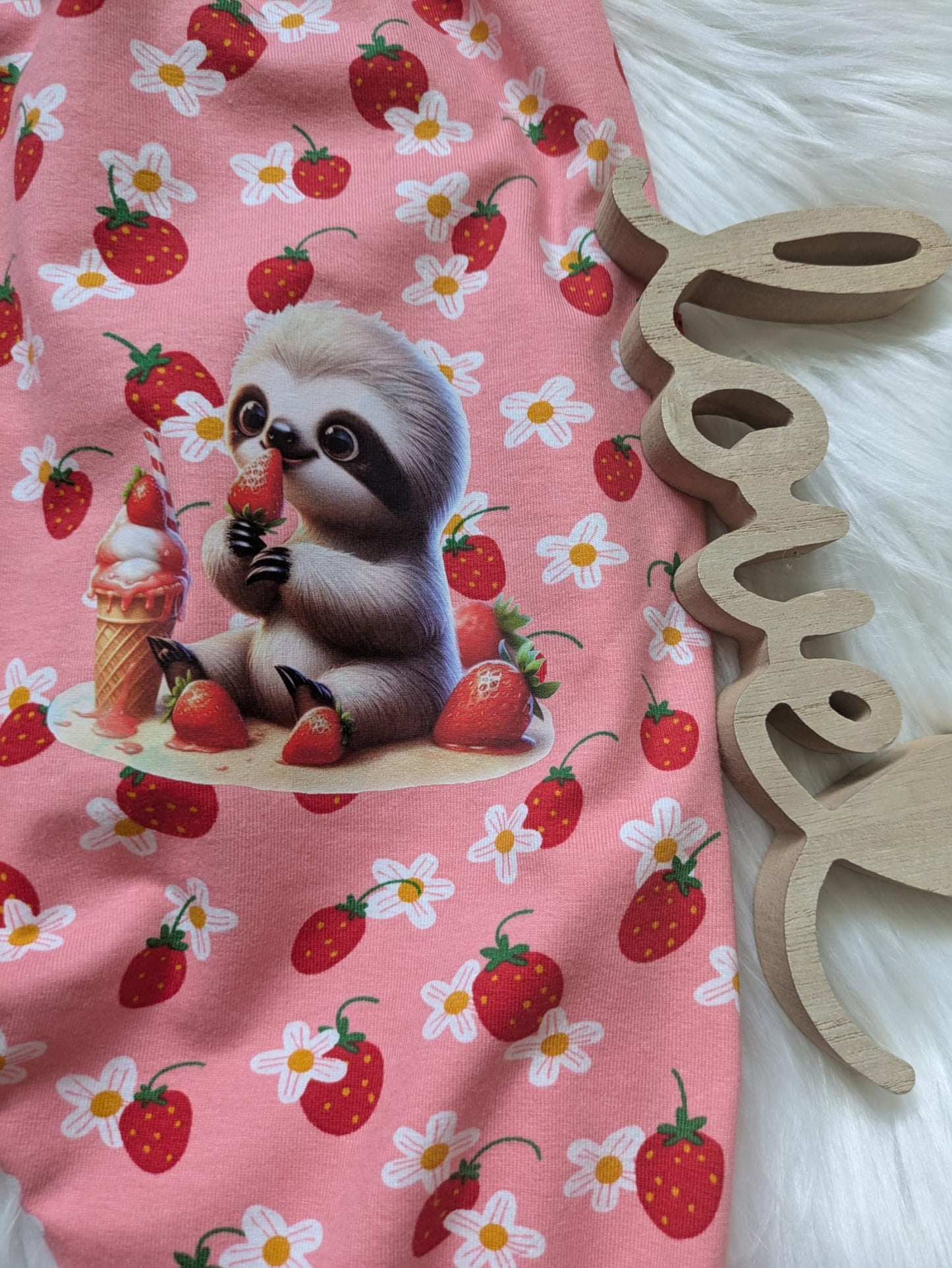 Bügelbild kleines Faultier nascht Erdbeeren #1 Fylou's Style