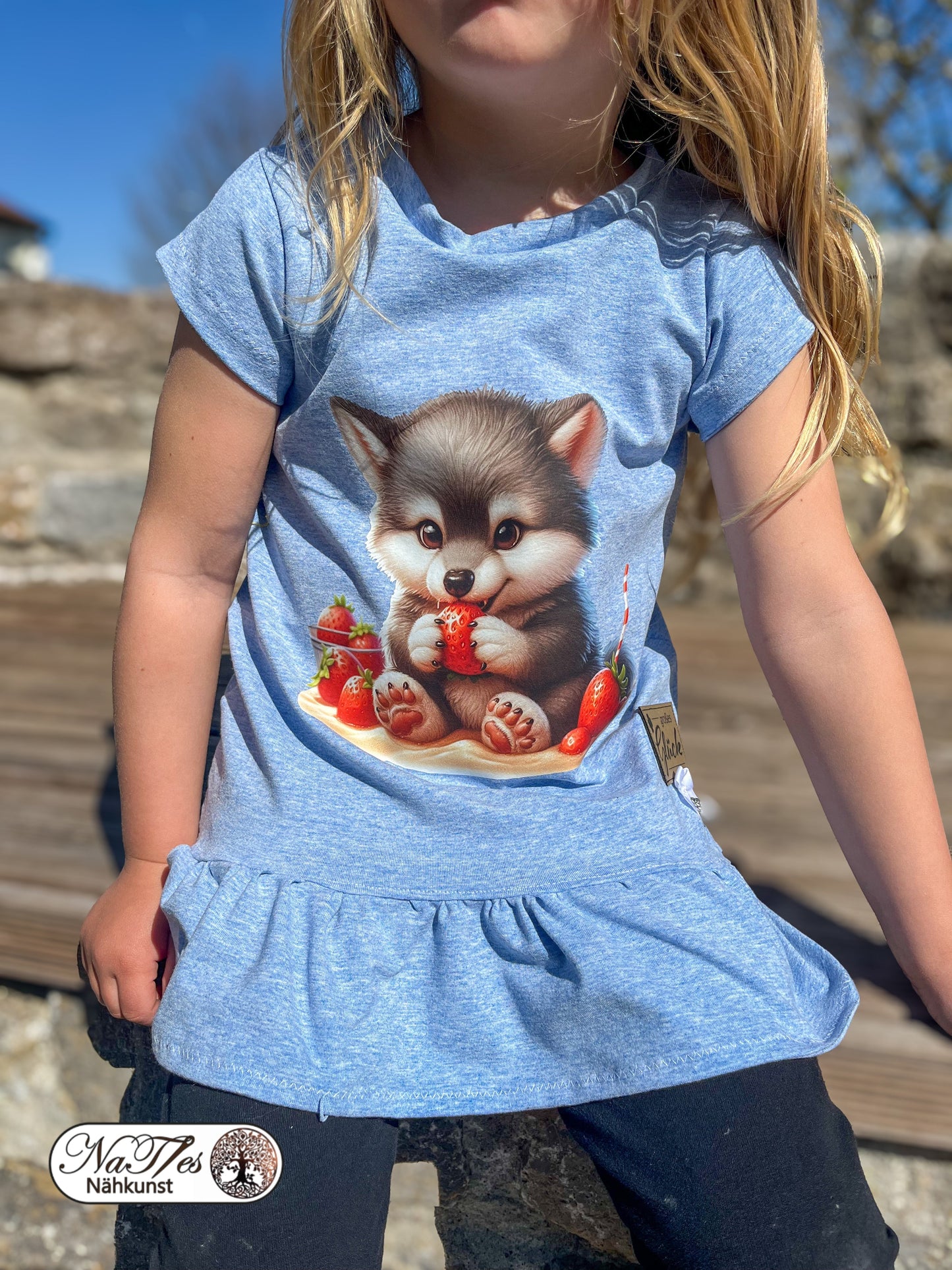 Bügelbild kleiner Wolf isst Erdbeeren #1 Fylou's Style