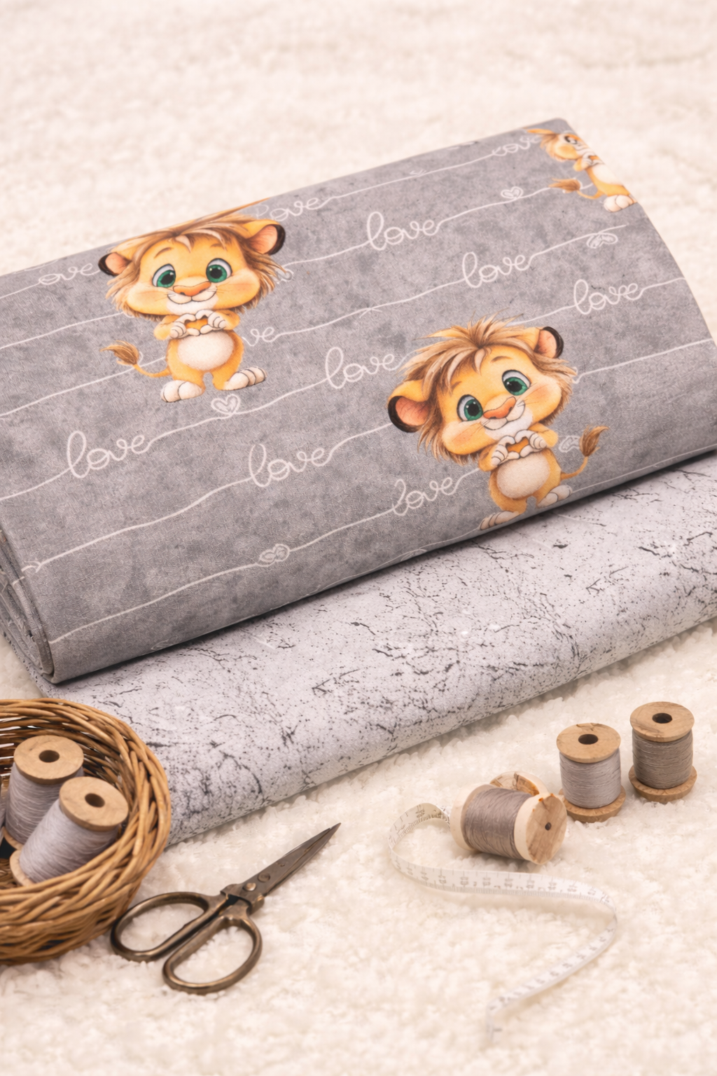 Ripp-Jersey Löwe mit Herz