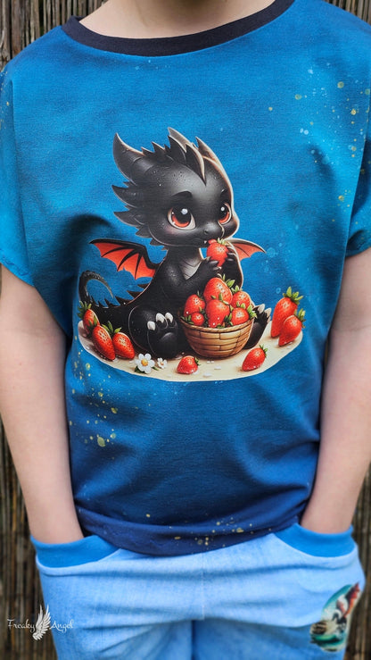 Bügelbild kleiner Drache isst Erdbeeren Fylou's Style