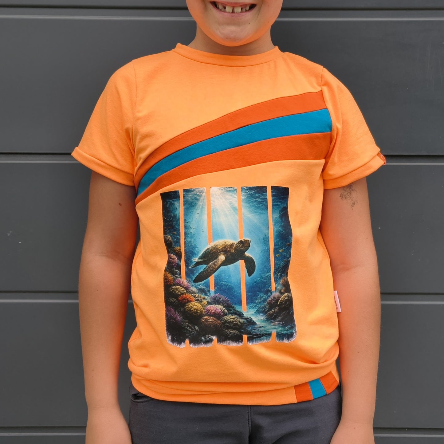 Bügelbild Streifen Motivwelt "Meeresschildkröte im Meer"