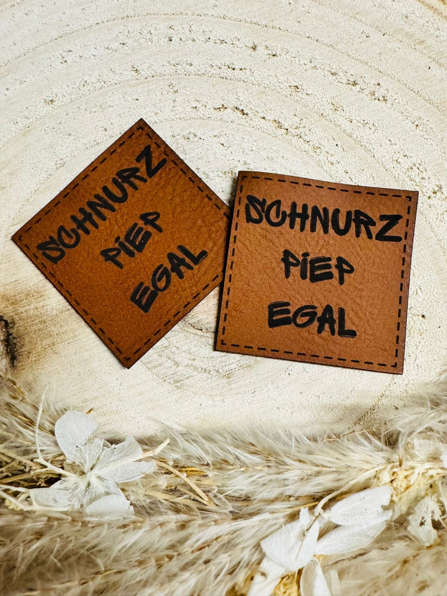 Kunstleder Label Schnurz Piep Egal