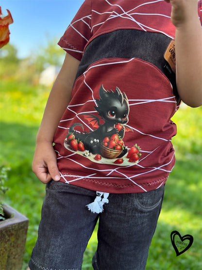 Bügelbild kleiner Drache isst Erdbeeren Fylou's Style